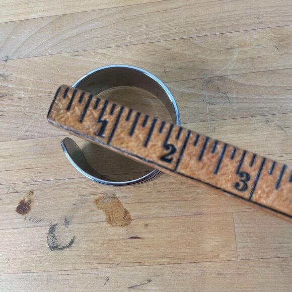 Vintage Floral Etched Napkin Rings Cuffs Set Of 4 Silver Tone - Picture 9 of 9